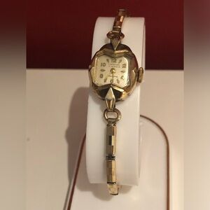 Cardinal Vintage Mechanical Gold Women’s Watch